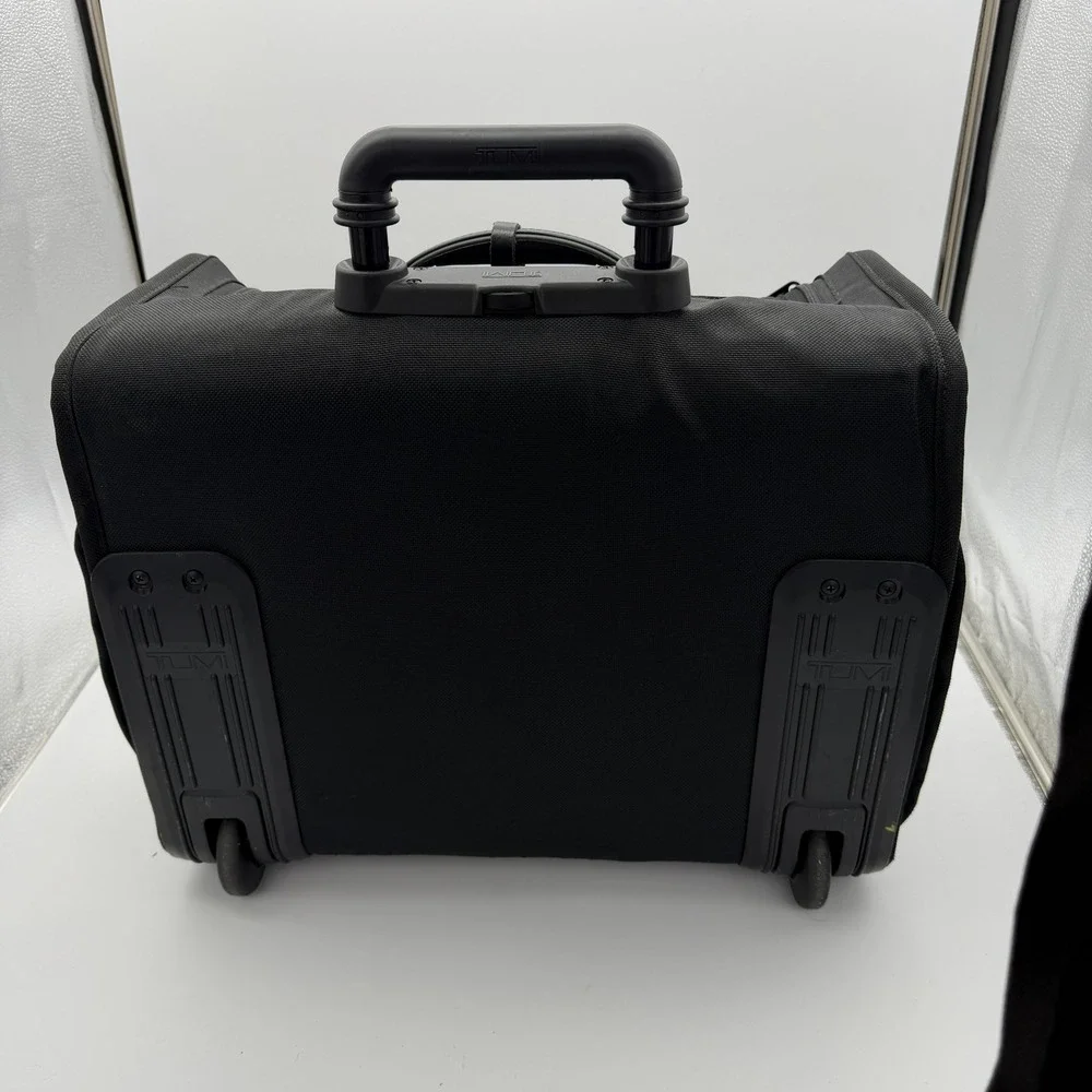 Preowned Tumi Made in USA Black 18